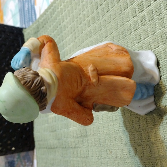 Vintage Ucgc, Circus Clown with Suitcase Porcelain figurine. - Picture 4 of 5